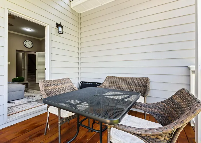 Modern Escape-4br Game Zone Patios Bbq *