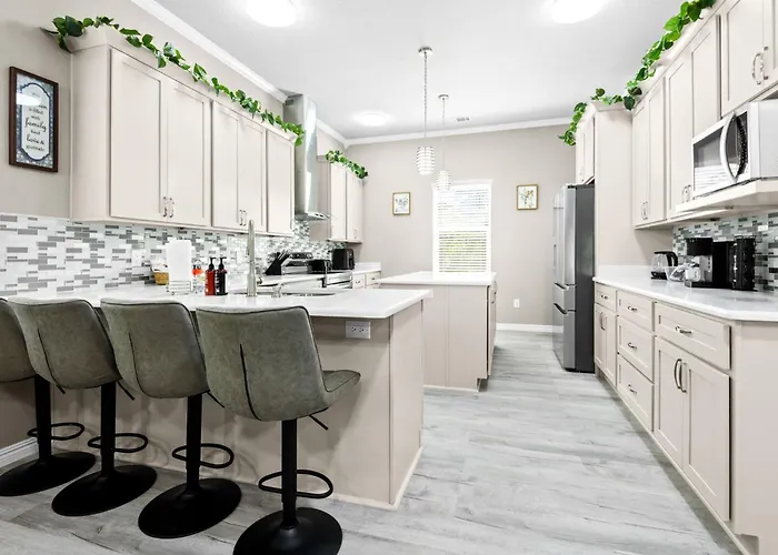 Holiday home Modern Escape-4br Game Zone Patios Bbq *