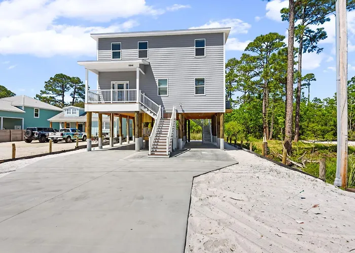 Holiday home Modern Escape-4br Game Zone Patios Bbq *