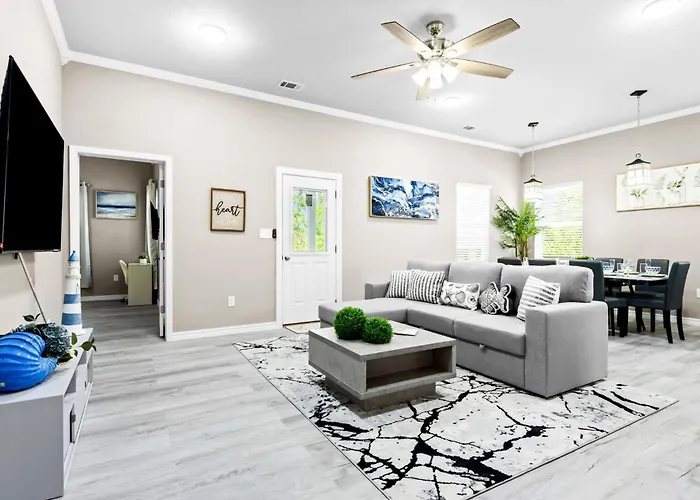 Modern Escape-4br Game Zone Patios Bbq * Pensacola
