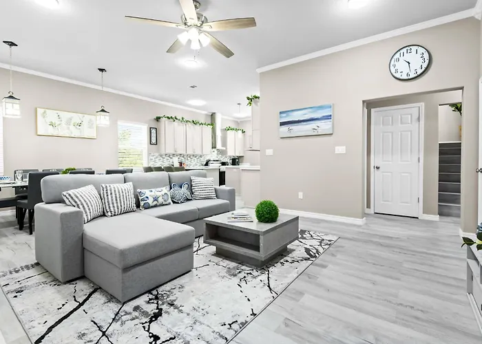 Modern Escape-4br Game Zone Patios Bbq Pensacola