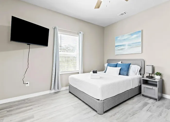 Modern Escape-4br Game Zone Patios Bbq *